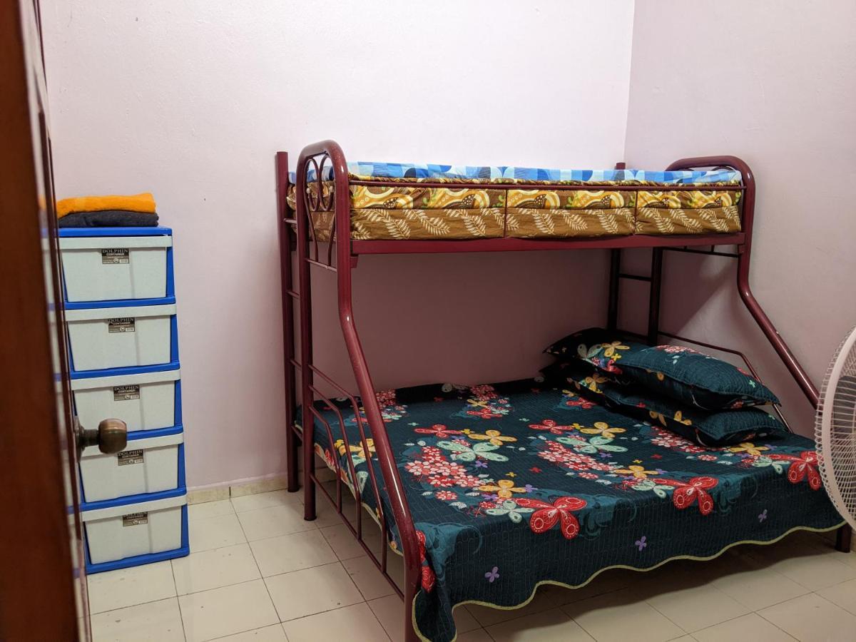 Aryani Homestay Kampong Kelemak Zimmer foto