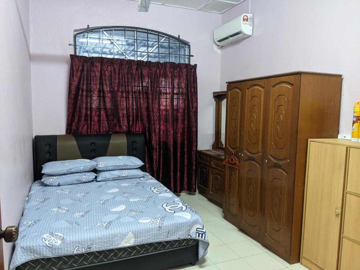 Aryani Homestay Kampong Kelemak Exterior foto